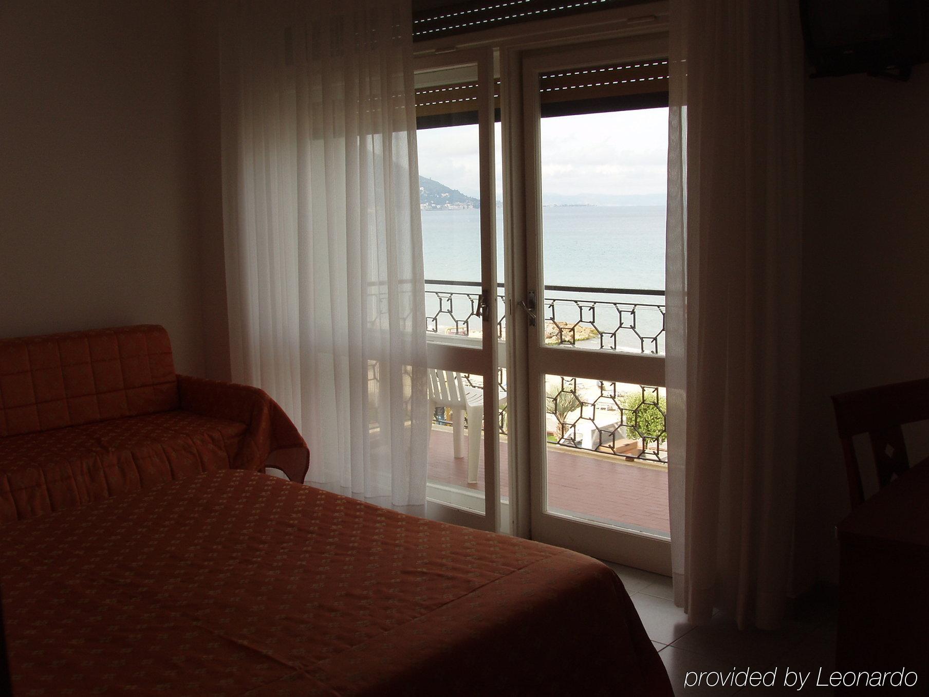 Hotel Aquilia Laigueglia Værelse billede
